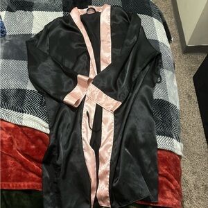 La Vie En Rose Black and Pink Satin Robe